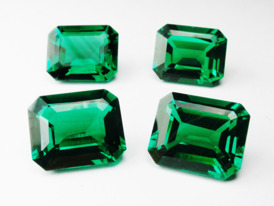 zielone kamieni- szmaragdy